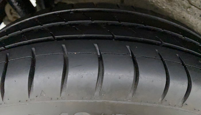 2015 Maruti Wagon R 1.0 VXI, Petrol, Manual, 44,225 km, Right Rear Tyre Tread