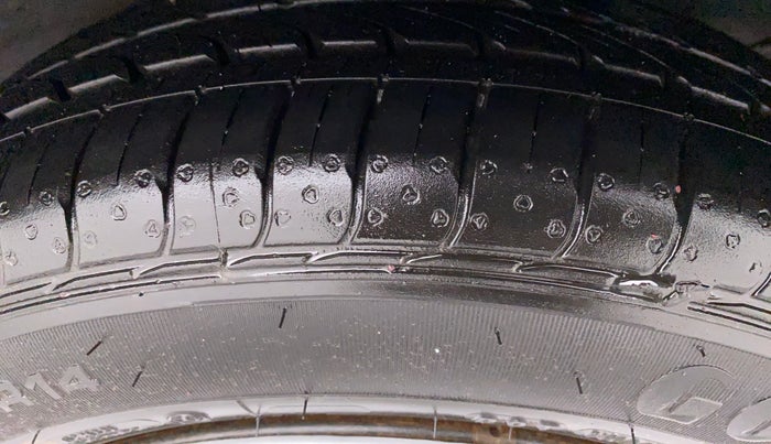 2014 Hyundai Grand i10 SPORTZ 1.2 KAPPA VTVT, CNG, Manual, 51,271 km, Left Rear Tyre Tread