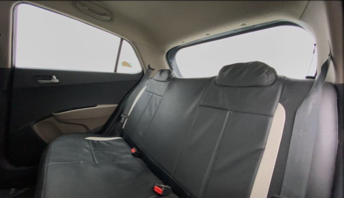 2014 Hyundai Grand i10 SPORTZ 1.2 KAPPA VTVT, CNG, Manual, 51,271 km, Right Side Rear Door Cabin