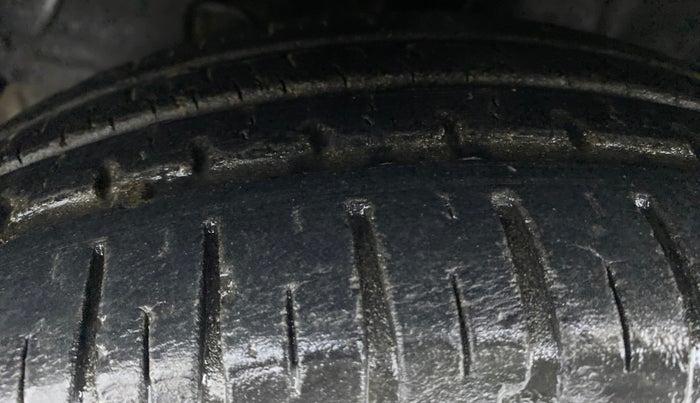 2015 Hyundai Grand i10 MAGNA 1.2 VTVT, Petrol, Manual, 16,026 km, Left Front Tyre Tread