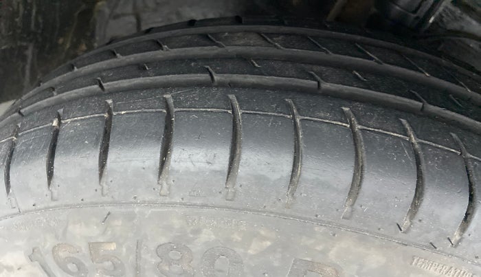 2014 Maruti Swift VDI ABS, Diesel, Manual, 1,03,071 km, Right Front Tyre Tread