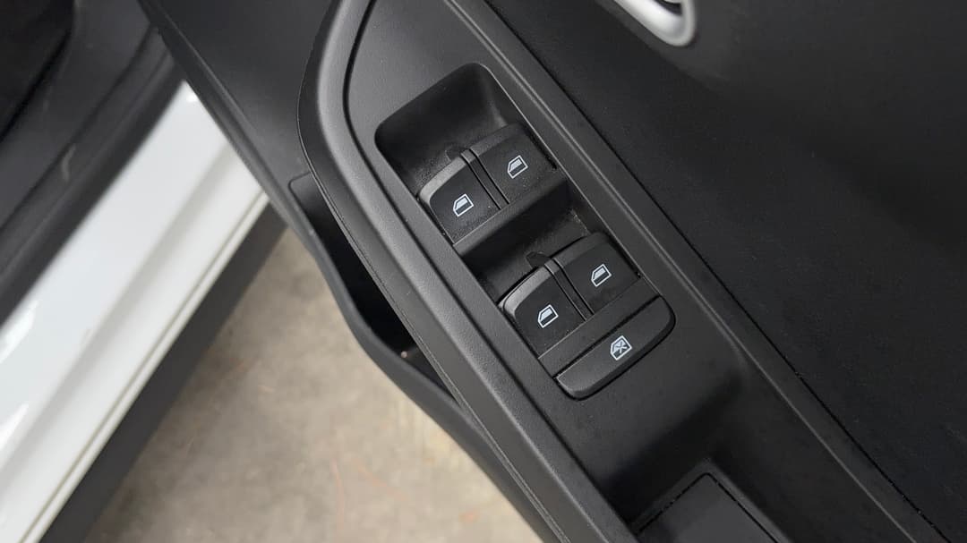 2024 MG Mg3 Auto Excite (with Navigation), Automatic, 13043 km, Drivers Side Door Panel Controls