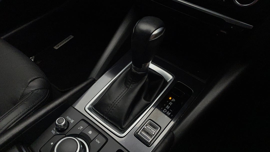 2017 Mazda 6 Touring, Automatic, 65282 km, Gear Lever 