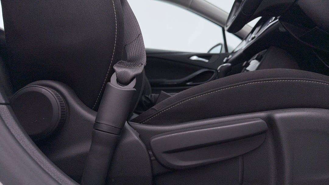 2017 Holden Astra Rs, Automatic, 57564 km, Drivers Side Adjustment Panel