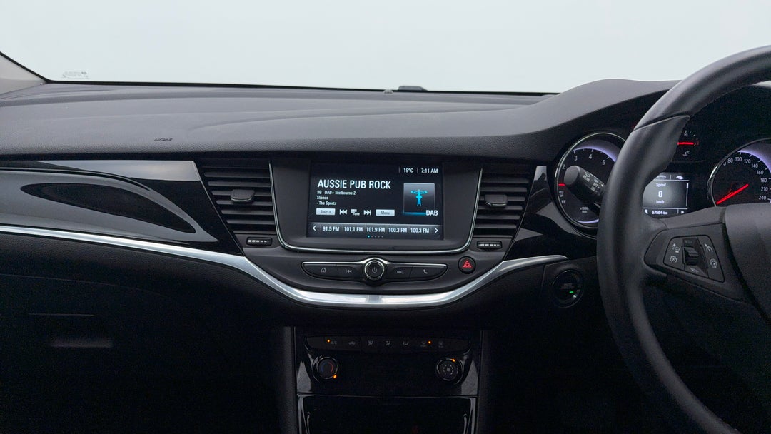 2017 Holden Astra Rs, Automatic, 57564 km, Center Console