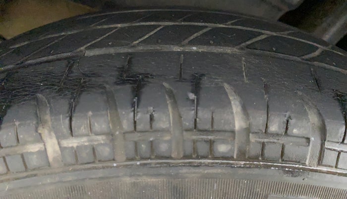 2017 Maruti Dzire VDI, Diesel, Manual, 78,306 km, Right Rear Tyre Tread