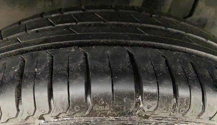 2018 Maruti Swift ZXI PLUS, Petrol, Manual, 86,302 km, Left Rear Tyre Tread