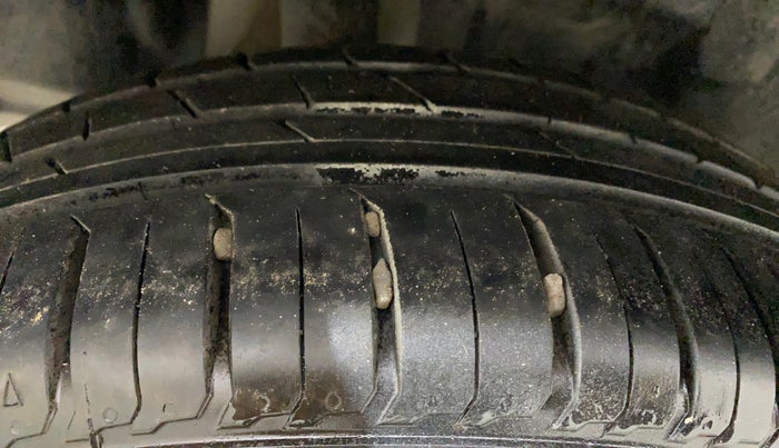 2018 Maruti Swift ZXI PLUS, Petrol, Manual, 86,302 km, Right Rear Tyre Tread