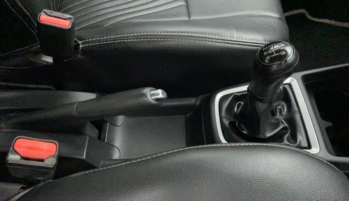 2018 Maruti Swift ZXI PLUS, Petrol, Manual, 86,302 km, Gear Lever
