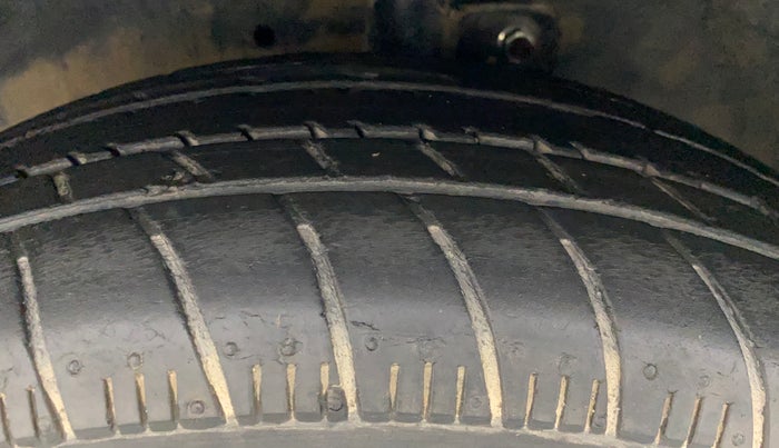 2015 Maruti Celerio VXI AMT, Petrol, Automatic, 90,537 km, Left Front Tyre Tread
