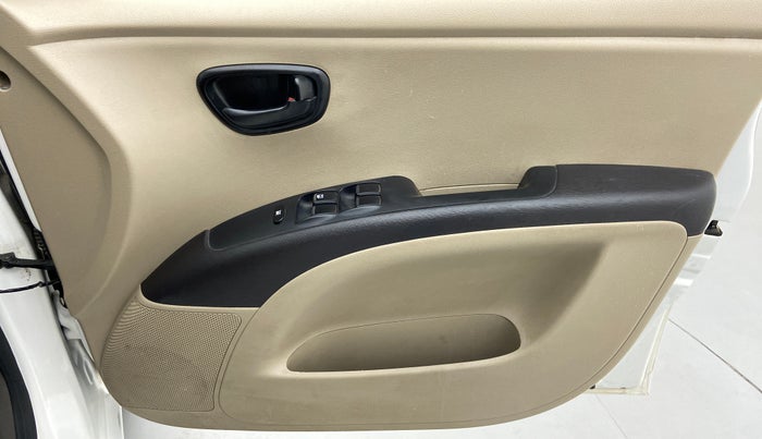 2014 Hyundai i10 MAGNA 1.1 IRDE2, Petrol, Manual, 41,814 km, Driver Side Door Panels Control