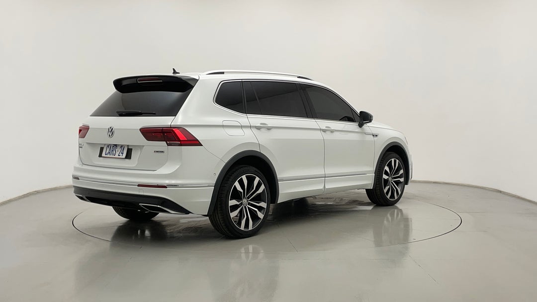 Right Back Diagonal (45- Degree) View