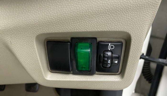 2016 Maruti Alto K10 VXI, Petrol, Manual, 97,954 km, Dashboard - Headlight height adjustment not working