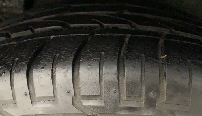 2018 Hyundai Creta SX PLUS AT 1.6 DIESEL, Diesel, Automatic, 29,937 km, Right Rear Tyre Tread