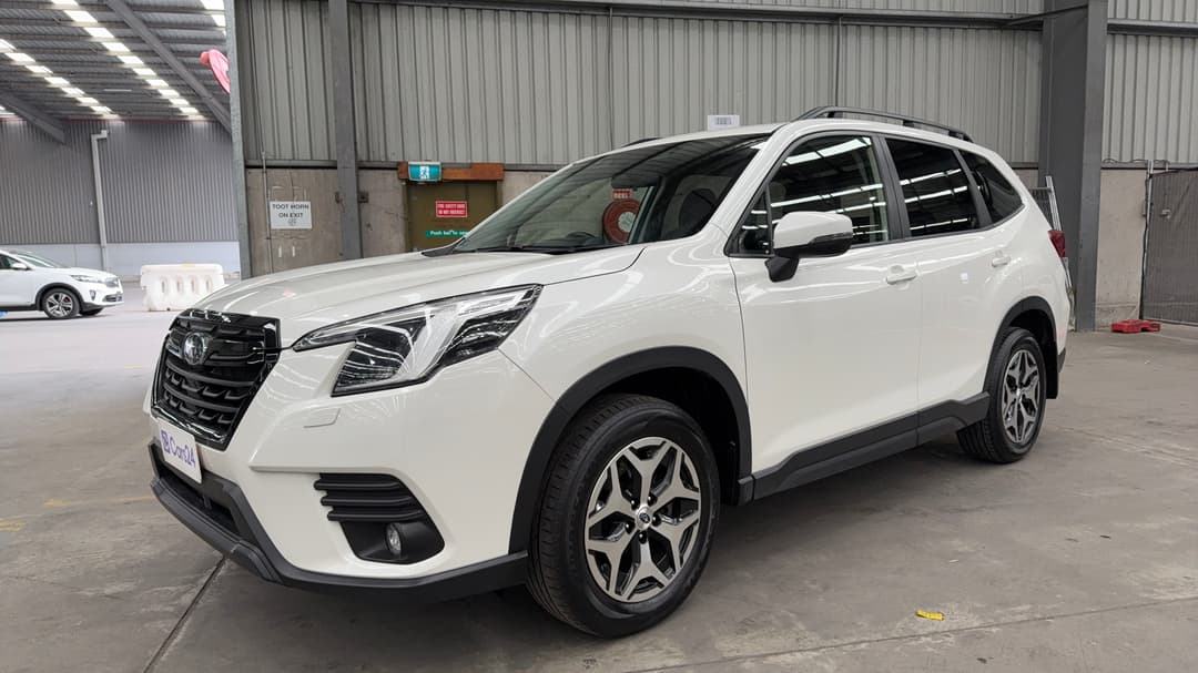 2024 Subaru Forester 2.5i (AWD), Automatic, 52910 km, Left Front Diagonal (45- Degree) View