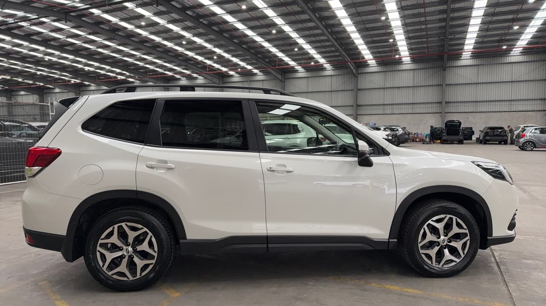 2024 Subaru Forester 2.5i (AWD), Automatic, 52910 km, Right Side View
