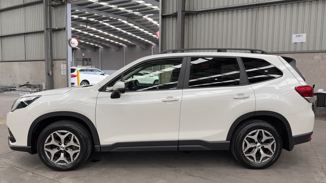 2024 Subaru Forester 2.5i (AWD), Automatic, 52910 km, Left Side View