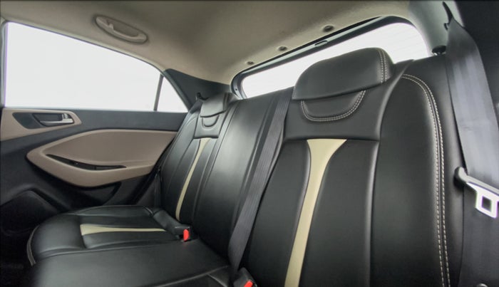 2015 Hyundai Elite i20 SPORTZ 1.2, Petrol, Manual, 70,909 km, Right Side Rear Door Cabin