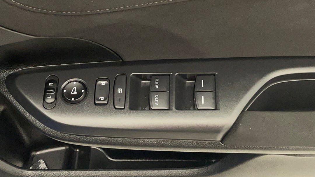 2021 Honda Civic Vti-s, Automatic, 35775 km, Drivers Side Door Panel Controls