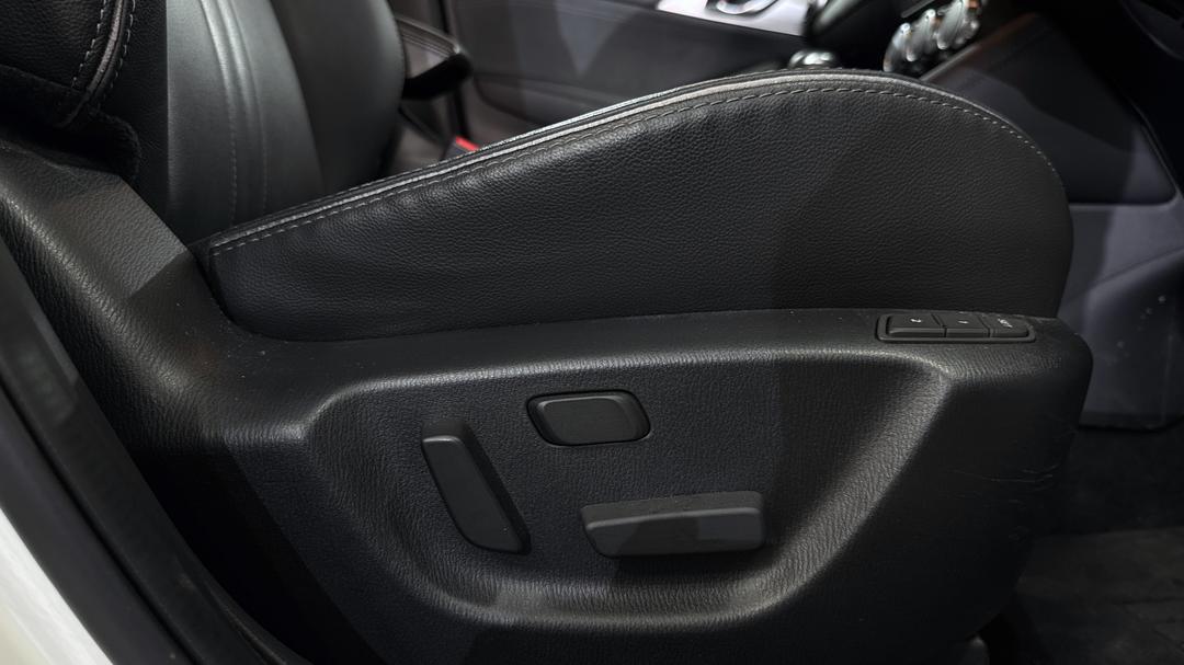 2024 Mazda CX-3 G20 Akari, Automatic, 23532 km, Drivers Side Adjustment Panel