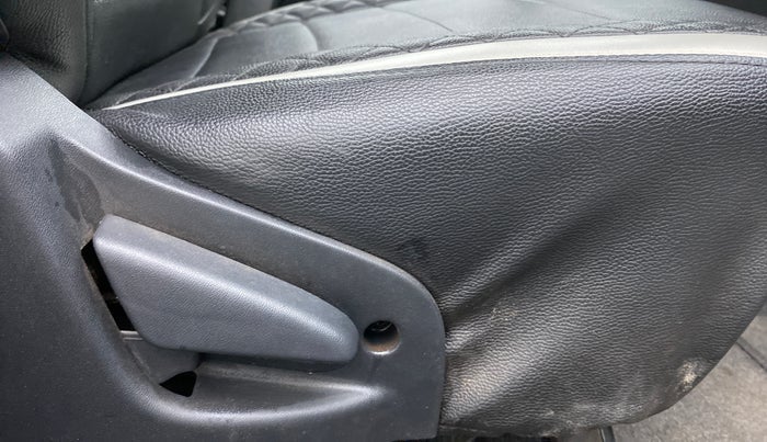 2019 Datsun Go Plus T OPTIONAL, Petrol, Manual, 26,368 km, Driver Side Adjustment Panel