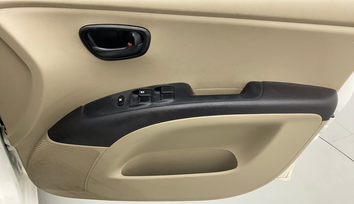 2016 Hyundai i10 MAGNA 1.1 IRDE2, Petrol, Manual, 40,966 km, Driver Side Door Panels Control