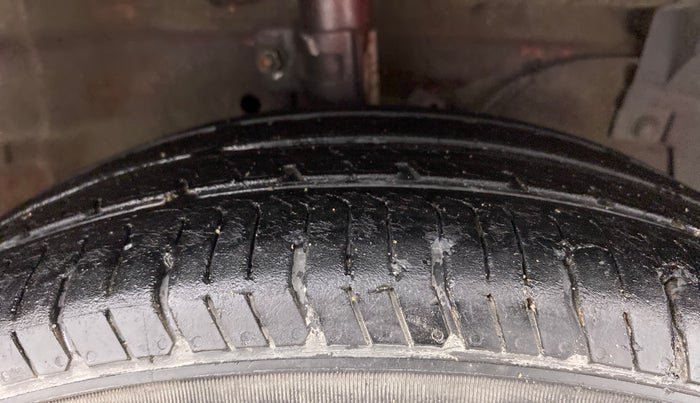 2016 Maruti Swift VDI ABS, Diesel, Manual, 85,898 km, Right Front Tyre Tread