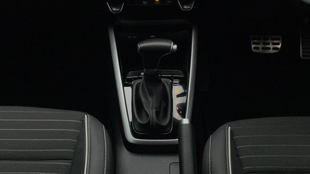 2021 Kia Rio Gt-line, Automatic, 17092 km, Gear Lever 