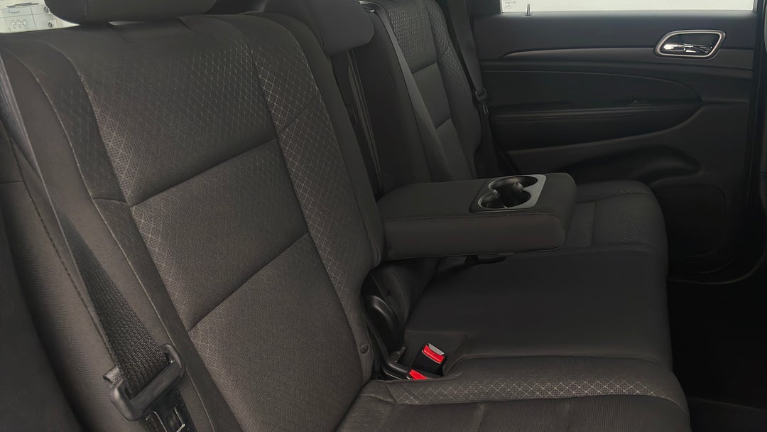 2018 Jeep Grand Cherokee Laredo (4x4), Automatic, 29900 km, Right Side Rear Door Cabin View