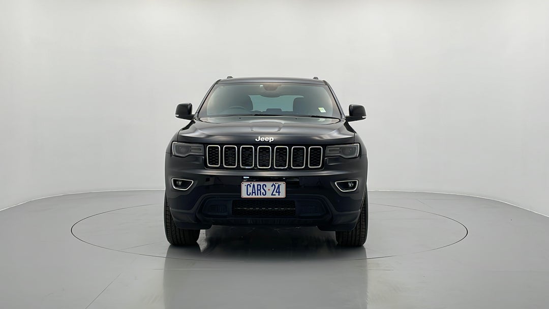 2018 Jeep Grand Cherokee Laredo (4x4), Automatic, 29900 km, Front View