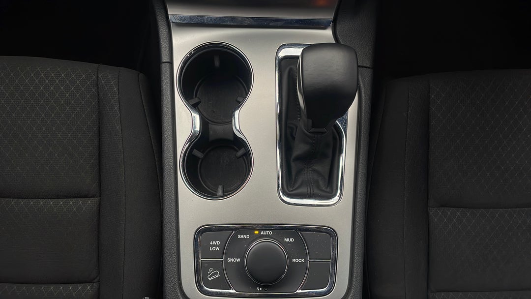 2018 Jeep Grand Cherokee Laredo (4x4), Automatic, 29900 km, Gear Lever 