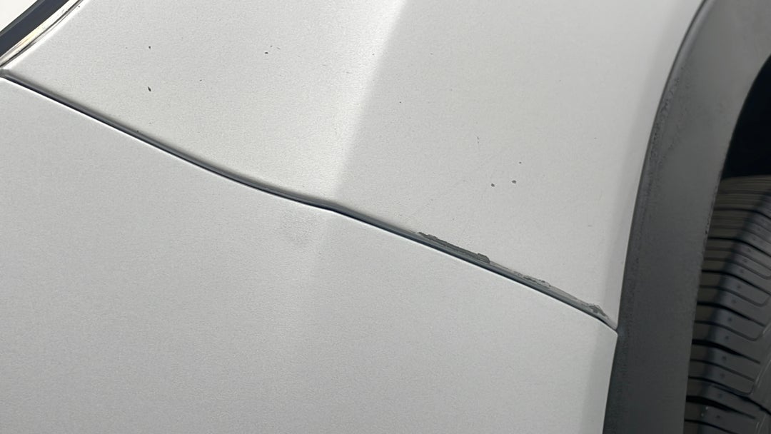 Quarter Panel Front LHS Guard Scratch