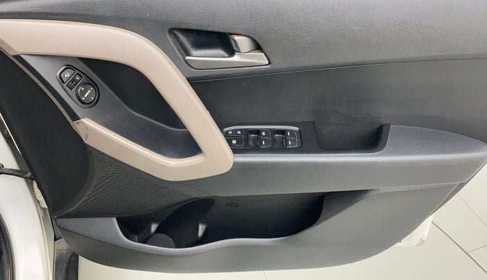 2015 Hyundai Creta SX PLUS 1.6 PETROL, Petrol, Manual, 34,606 km, Driver Side Door Panels Control