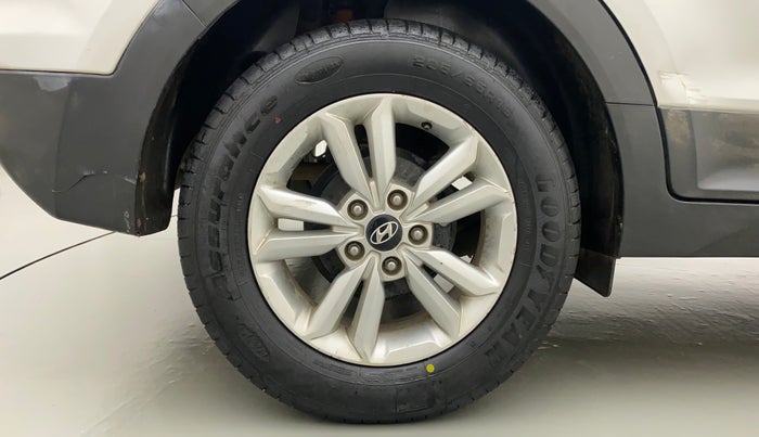 2015 Hyundai Creta SX PLUS 1.6 PETROL, Petrol, Manual, 34,606 km, Right Rear Wheel
