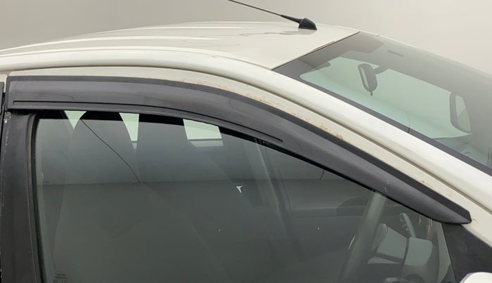2011 Toyota Etios G SP, Petrol, Manual, 85,947 km, Driver-side door - Door visor damaged