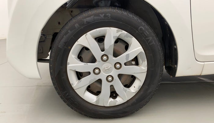 2018 Hyundai Eon SPORTZ, Petrol, Manual, 52,804 km, Left Front Wheel