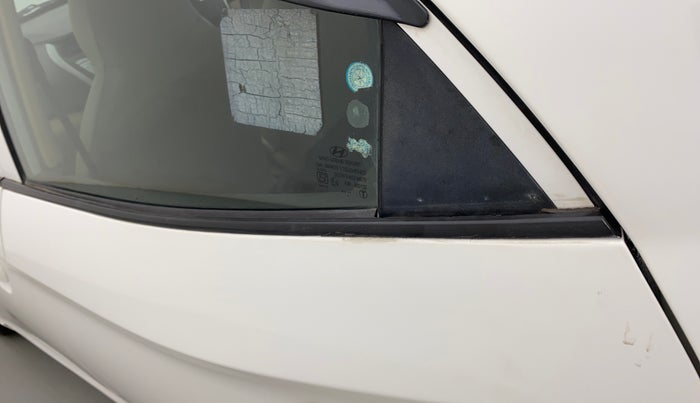 2018 Hyundai Eon SPORTZ, Petrol, Manual, 52,804 km, Rear left door - Weather strip has minor damage