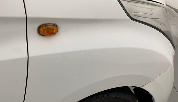 2018 Hyundai Eon SPORTZ, Petrol, Manual, 52,804 km, Right fender - Minor scratches