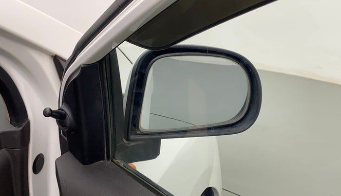 2018 Hyundai Eon SPORTZ, Petrol, Manual, 52,804 km, Right rear-view mirror - ORVM knob broken and not working