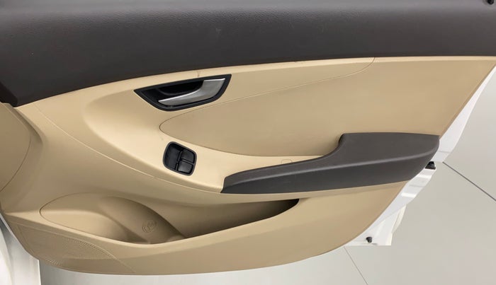 2018 Hyundai Eon SPORTZ, Petrol, Manual, 52,804 km, Driver Side Door Panels Control