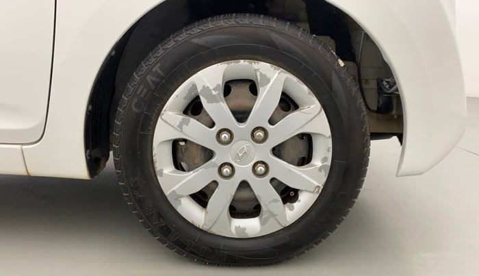 2018 Hyundai Eon SPORTZ, Petrol, Manual, 52,804 km, Right Front Wheel
