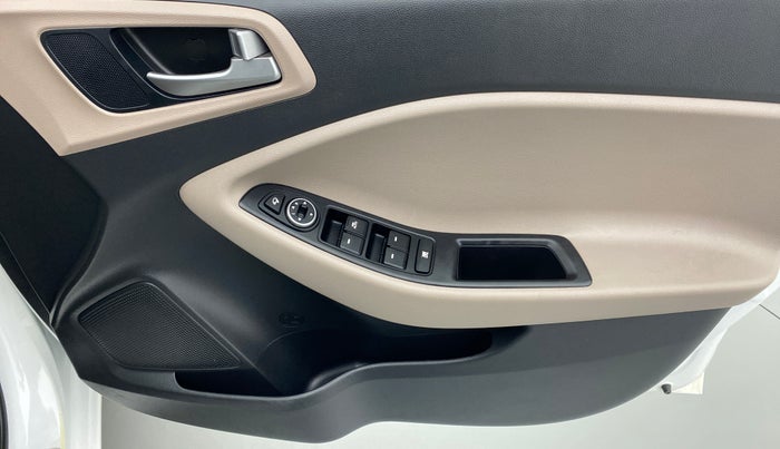 2019 Hyundai Elite i20 ASTA 1.2 (O), Petrol, Manual, 15,554 km, Driver Side Door Panels Control
