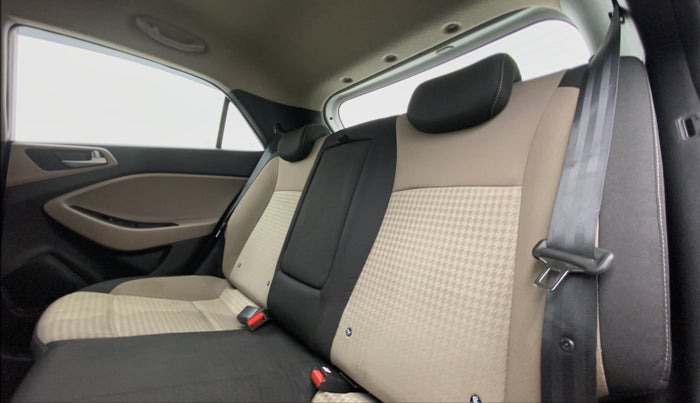 2019 Hyundai Elite i20 ASTA 1.2 (O), Petrol, Manual, 15,554 km, Right Side Rear Door Cabin