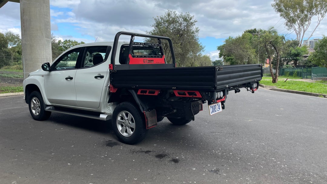 Left Back Diagonal (45- Degree) View