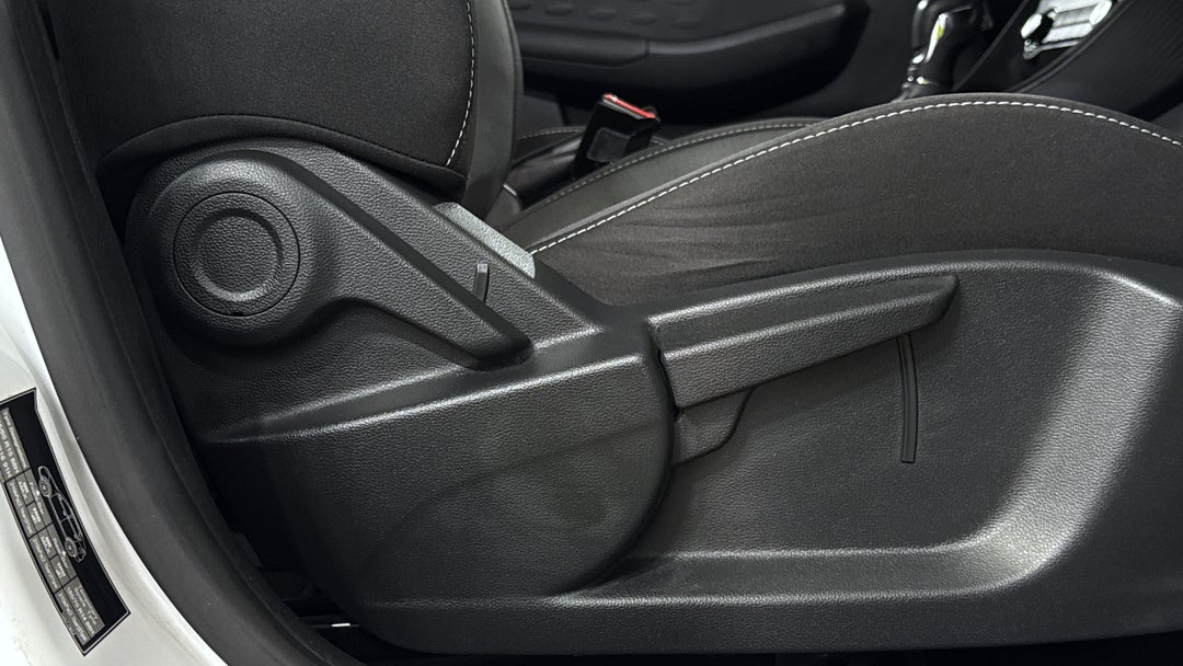 2022 MG Mg3 Auto Core, Automatic, 11608 km, Drivers Side Adjustment Panel