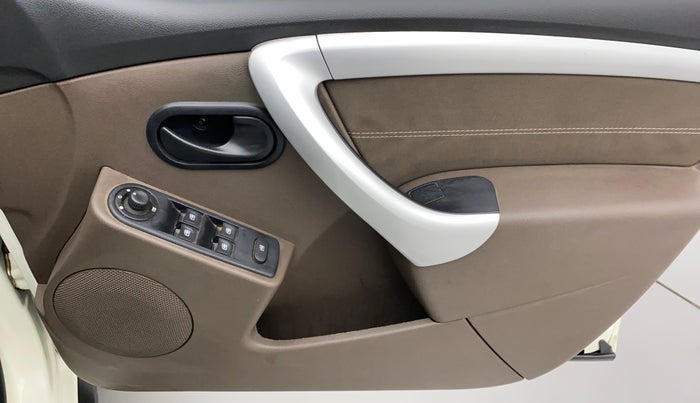 2016 Renault Duster RXL PETROL, Petrol, Manual, 36,195 km, Driver Side Door Panels Control