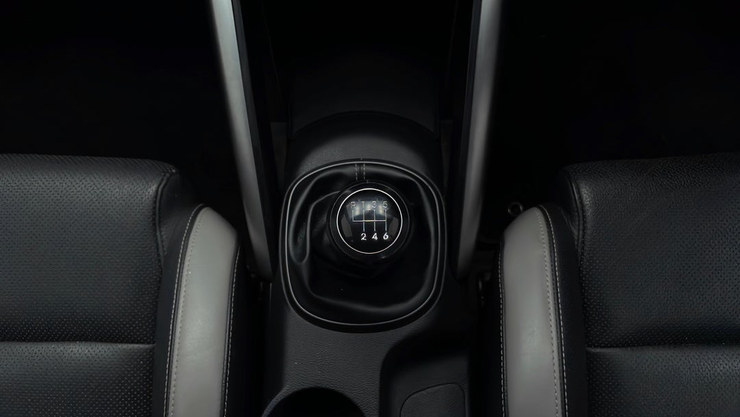 2017 Hyundai Veloster Sr Turbo, Manual, 62733 km, Gear Lever 