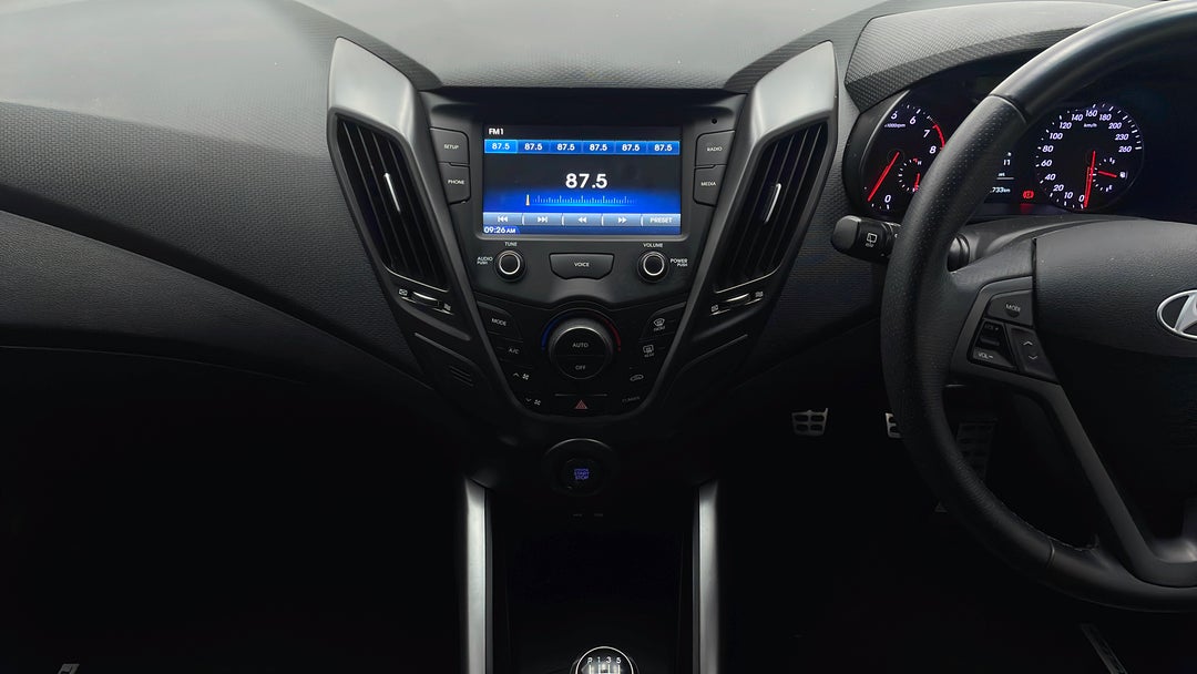 2017 Hyundai Veloster Sr Turbo, Manual, 62733 km, Center Console