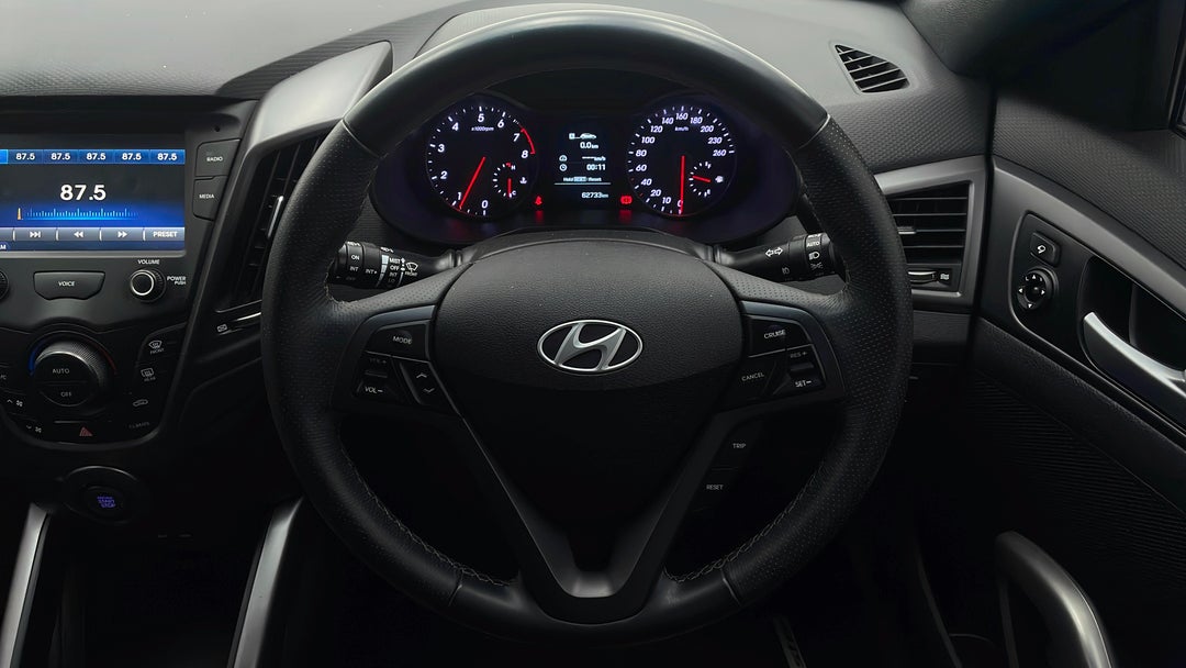 2017 Hyundai Veloster Sr Turbo, Manual, 62733 km, Steering Wheel Close-up