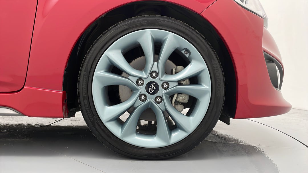 2017 Hyundai Veloster Sr Turbo, Manual, 62733 km, Right Front Wheel